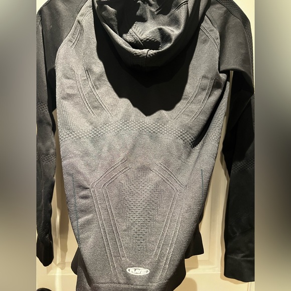 Reebok women’s M light running jacket - Picture 3 of 6